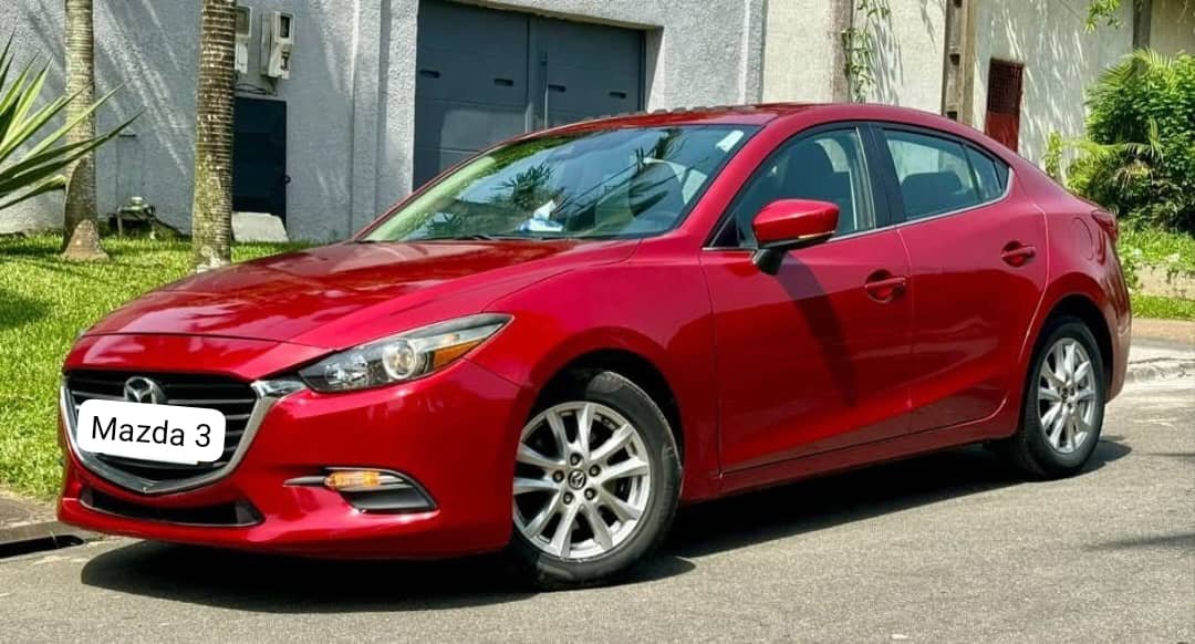 MAZDA 3