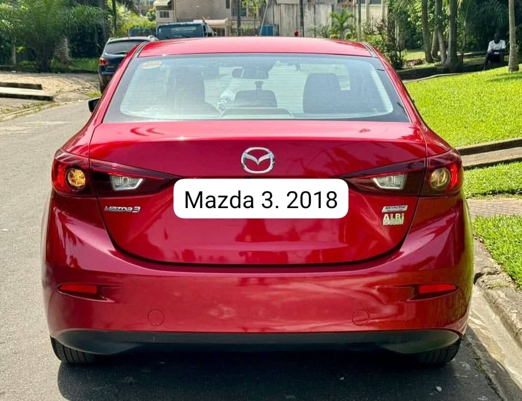 MAZDA 3